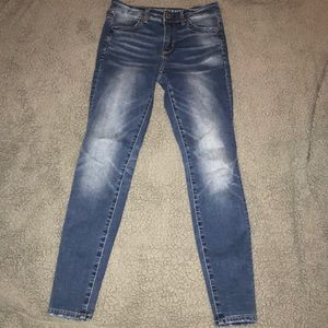 medium wash skinny jeans